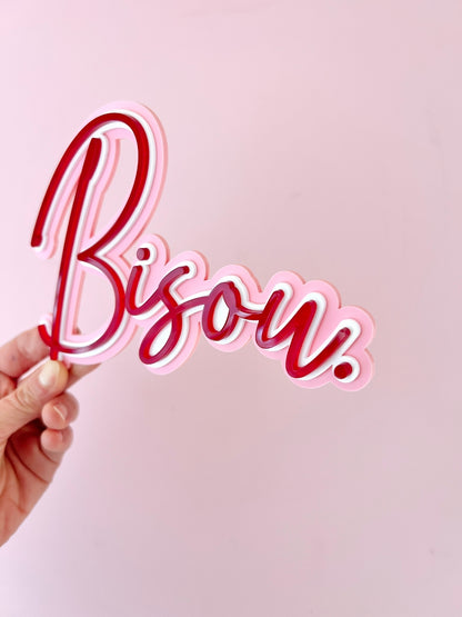 décoration murale rose et rouge pour salon coloré et peps